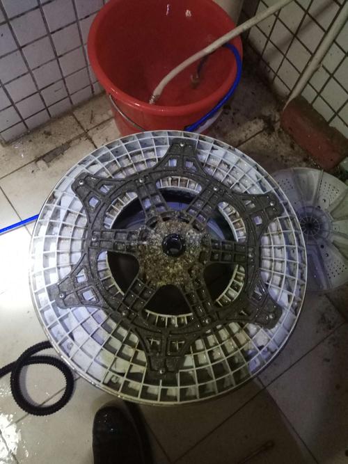 清洗洗衣機(jī)內(nèi)桶污垢的妙招